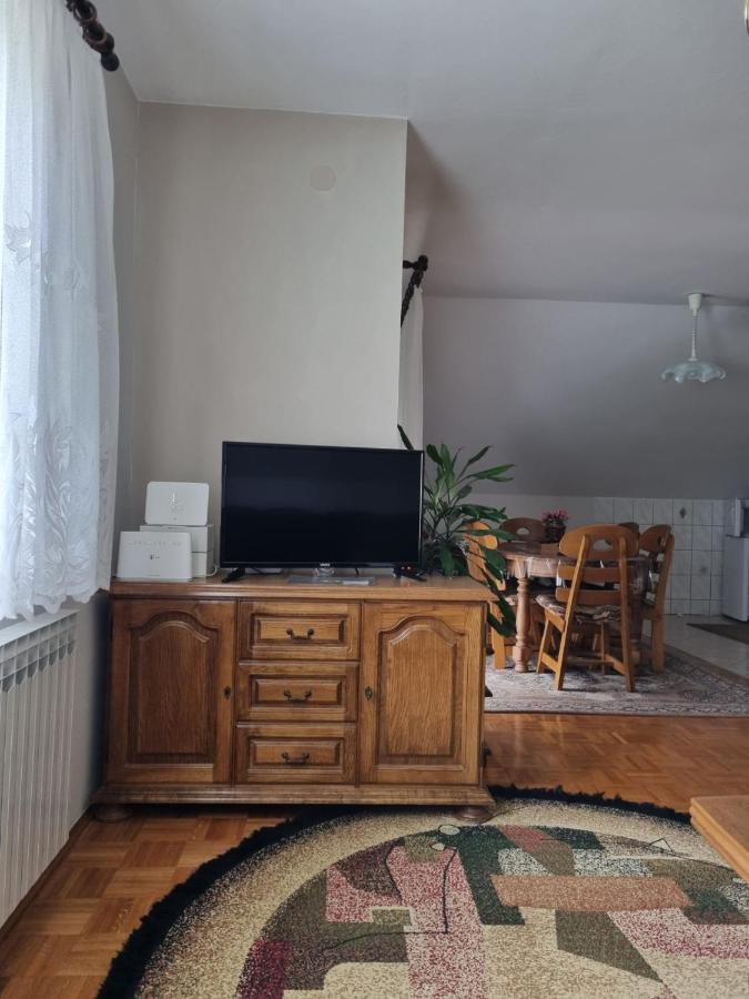 Apartman Dubravcic Apartment โอโทชาส ภายนอก รูปภาพ
