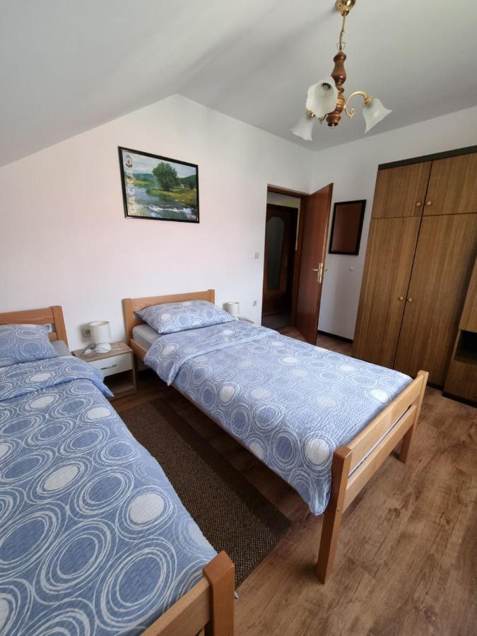 Apartman Dubravcic Apartment โอโทชาส ภายนอก รูปภาพ