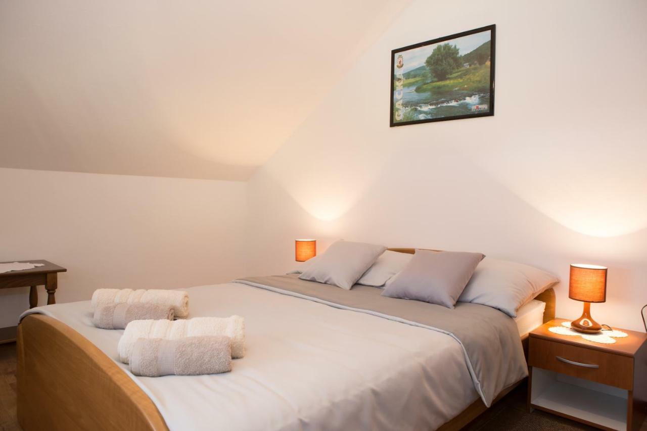Apartman Dubravcic Apartment โอโทชาส ภายนอก รูปภาพ