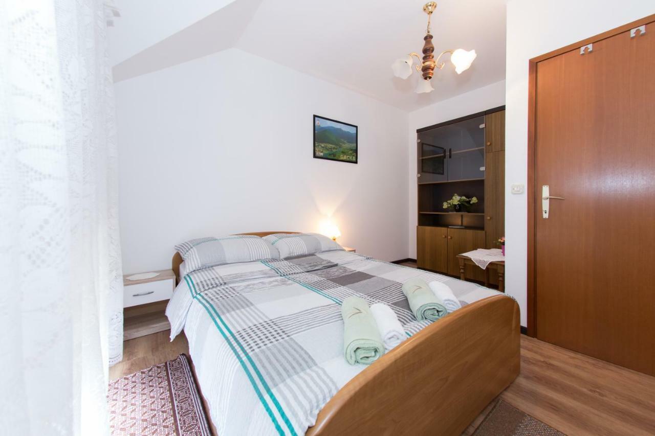 Apartman Dubravcic Apartment โอโทชาส ภายนอก รูปภาพ
