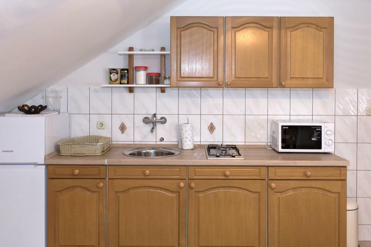 Apartman Dubravcic Apartment โอโทชาส ภายนอก รูปภาพ